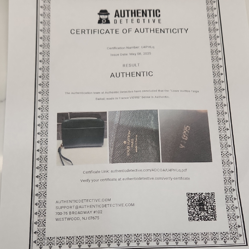 Louis Vuitton Baikal Taiga Wristlet With COA - Picture 5 of 13